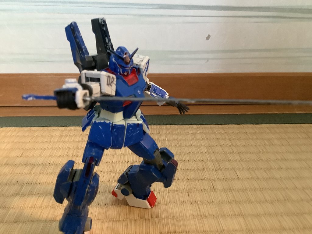 隊員「敵MS、接近しています！」隊員「艦が被弾しました！」隊長「相手は、近接装備しかないでは無いか！っく撤退だ！うわぁぁ！」