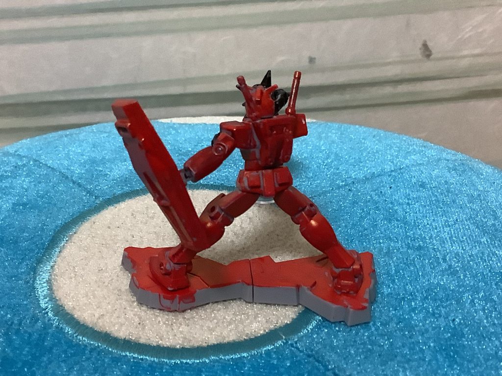 後ろも赤いです。