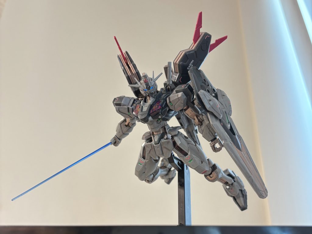 取説ポーズを前から見たらこんな感じかなーというイメージで