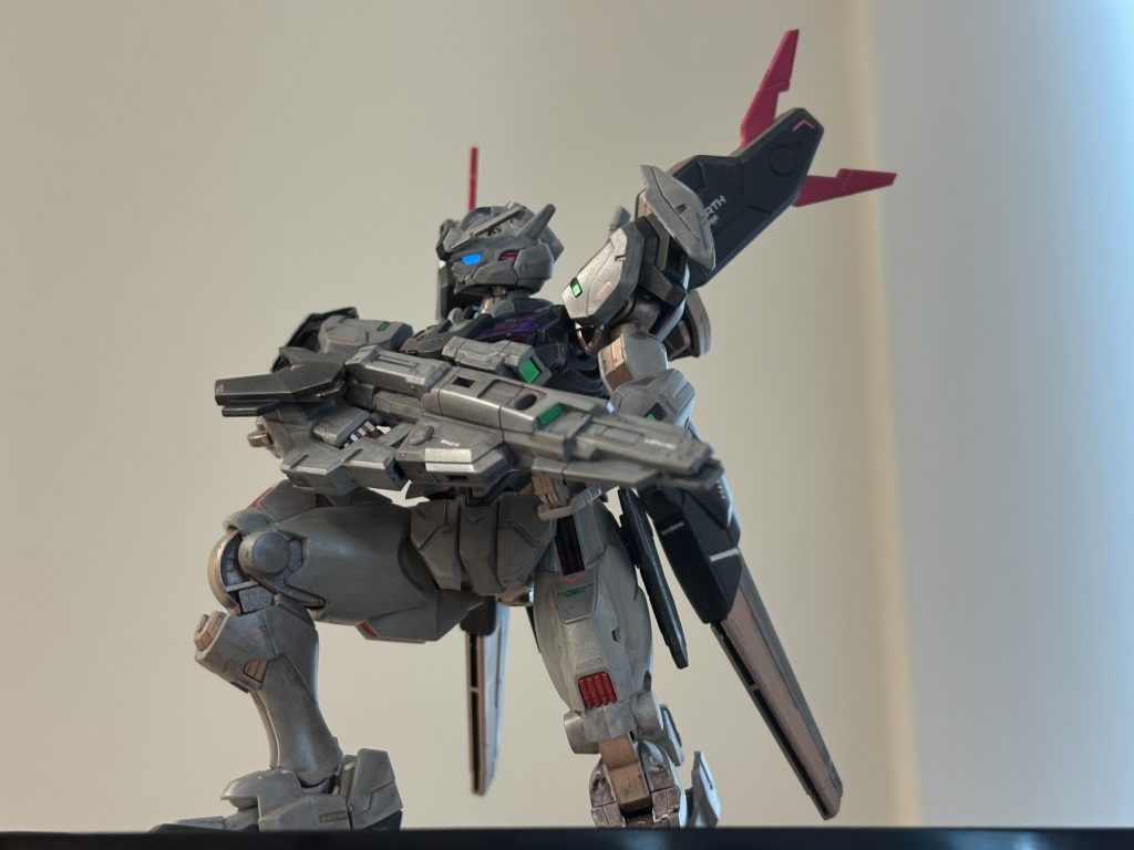 AIデジラマの元写真です。AIデジラマで結構いい感じになったので、急遽、スレッタとミオリネをぱち組みしました。