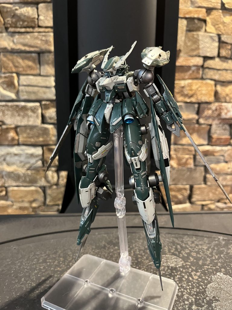 まずは、素立ちから!今回は、鉄血機体ということで、いつも通りウェザリングを施しました( ¯꒳¯ )