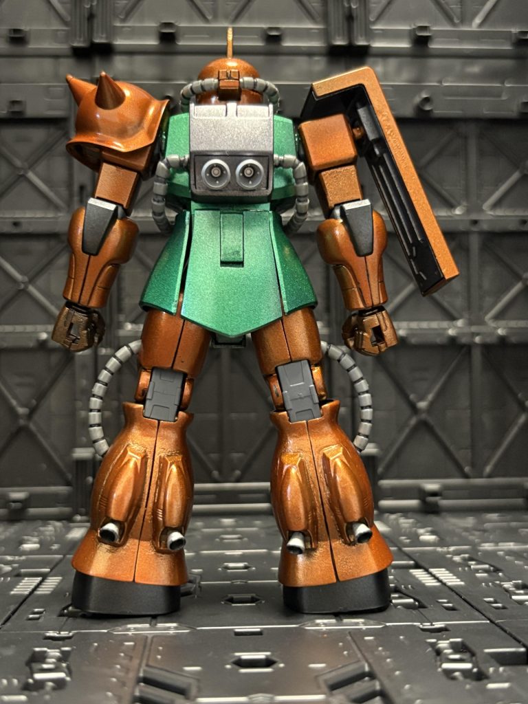 脹脛に追加スラスターと、バックのスラスターを大型化してます。