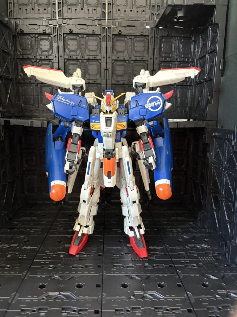 全身。このキットは変形してGクルーザーモードになりますが、とてつもなく大変なので、変形はしてません。