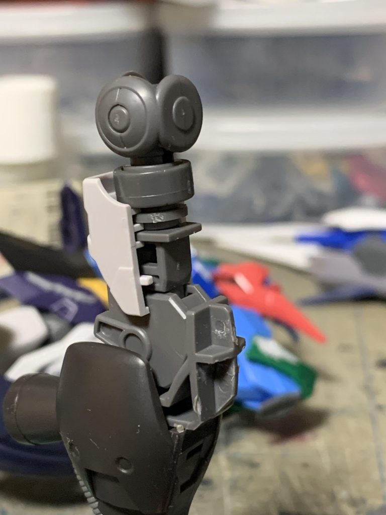 股関節が見えるようになってしまうので、気になる方は外装を加工して延長するなどしてもらえれば……。プラサポの軸穴がキツいか緩い場合もあるのでそちらは要調整という事で。あとそれくらい知ってるわって方は是非ともスルーしていただきたく……。ともあれ、皆さまのガンプラライフの一助になれば幸いです。ご清聴ありがとうございました。