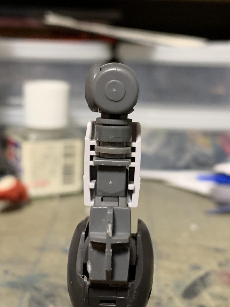 まずはショートパイプ7.0を。プラサポに無加工で嵌ります。でもまだボリューム足りませんね。