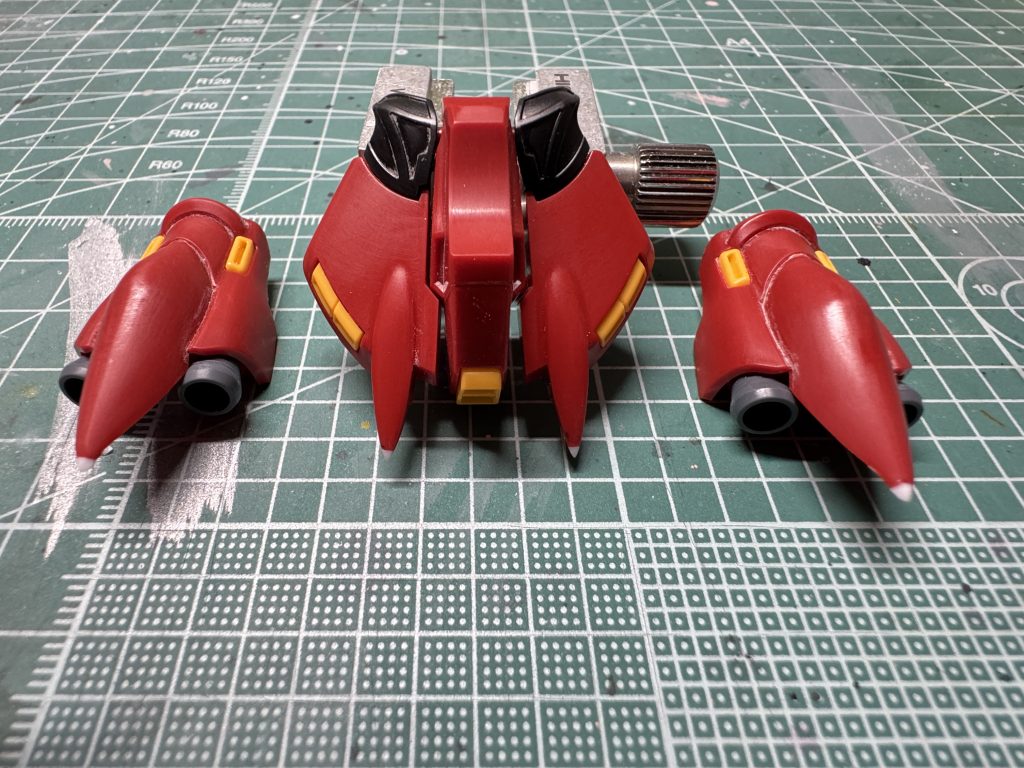 腰部分のフロント・サイド先端のシャープ化