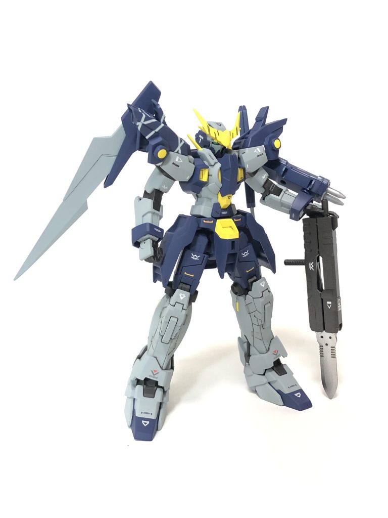 自分でチョイスしておいてなんですが、この武器、構え方が難しくて…なんだかんだこのポーズが一番しっくりきてます。