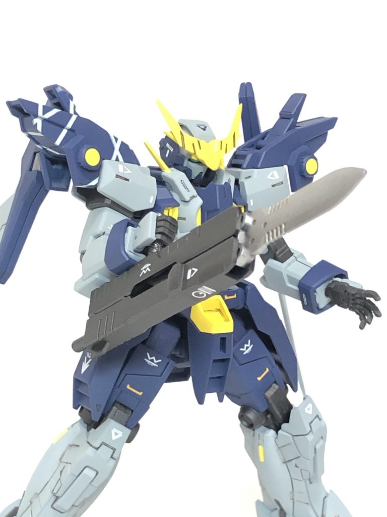 気を取り直して、武装の紹介です。こちらの武器は『スコーピオンスティンガー』というガンブレードです。相手に急接近し、サソリの尾のように刺します。