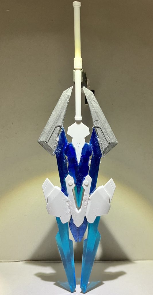 名前はハーマン・メルヴィル著作の白く凶暴な大鯨でタイトルの白鯨とされるモビー・ディックから取られており多対一の戦闘において敵を薙ぎ払う姿からそう名付けました。