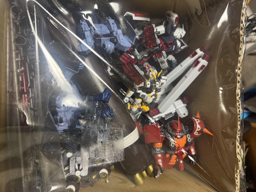 作品名：ジャンクボックス購入<p>中古店で4400円でジャンクボックス購入 先月12000円だったので即決 一部パーツ欠品ですがかなりお得なのでは？</p>