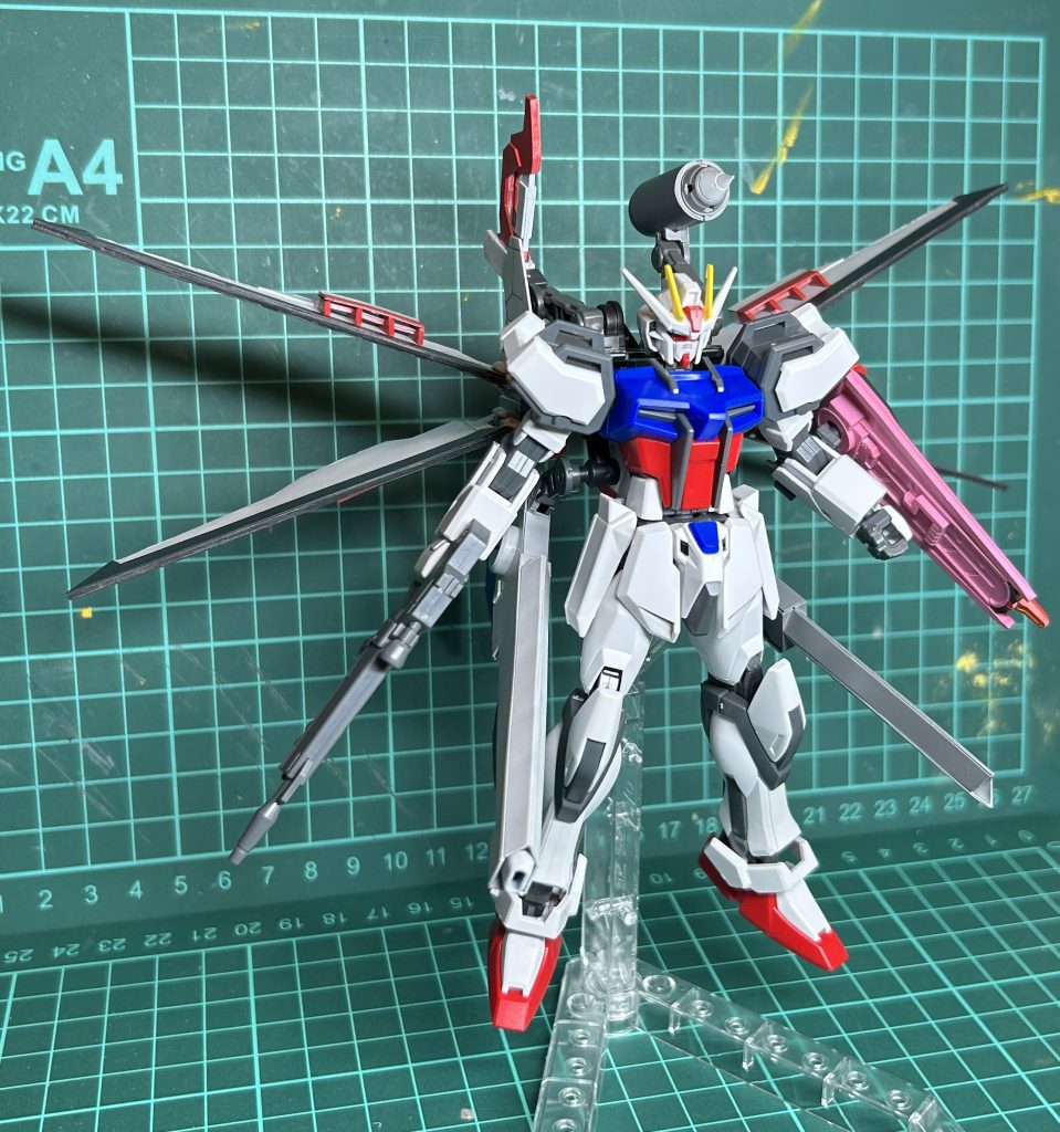 ・ドッキング状態ストライクガンダムはエントリーグレードを使用してます。ストライクがコンビニで売っていてビックリしました。