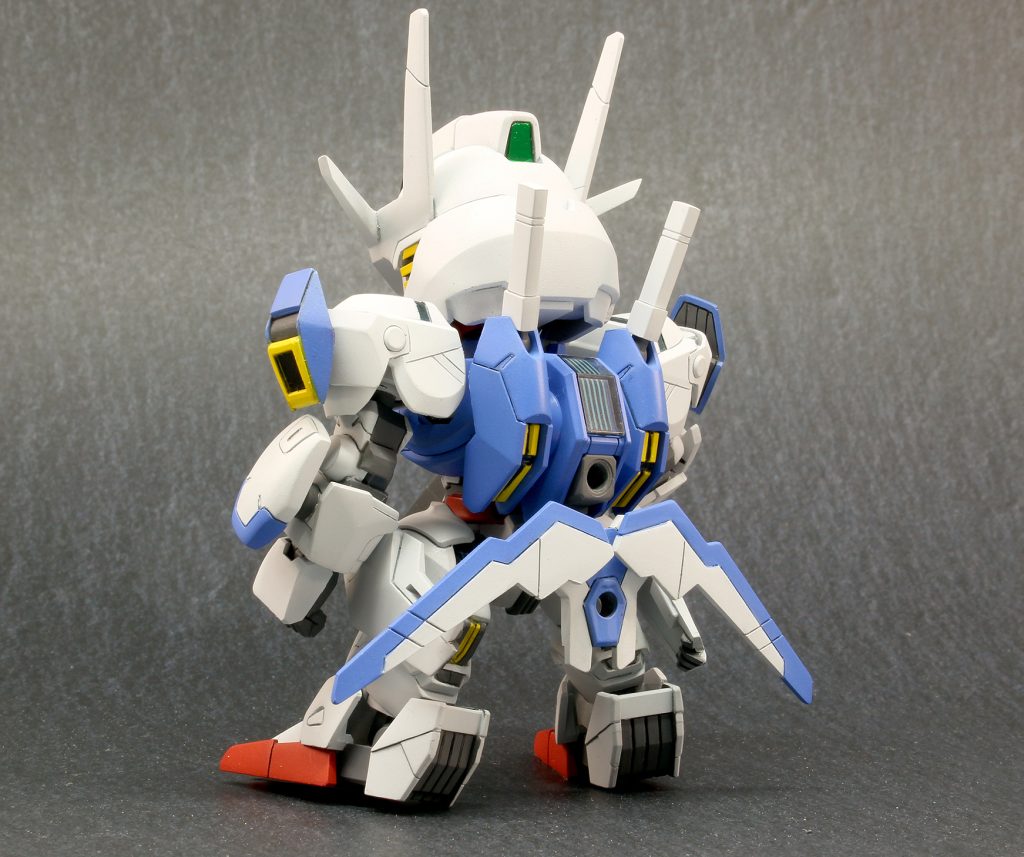 始めはHGのビットを使用しようと思ったのですが大きすぎるため後述する画像の通り 見栄えを優先してHGとキット付属のシールドを 分割したもの両方のいいとこどりをしています。