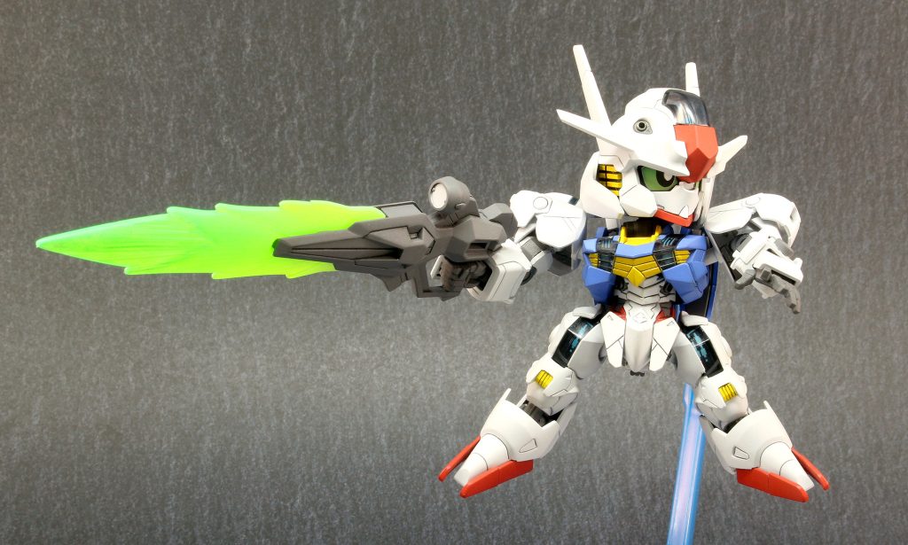 ビームサーベルとライフルソードはHG（一番くじ）のものを使用 細身の方はHGの物から長さを短くしています。ライフルのサーベルは重さに腕が負けがち・・