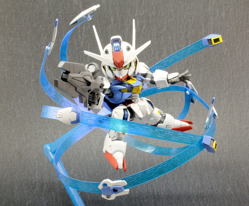 そしてビットを飛ばすためのエフェクトも作成しました。 ホログラムの台紙にニードルでパーメットの模様彫り込んで蛍光墨入れしてクリアブルー吹いたんですけどホログラム部分が何かわかりにくくなっちゃったので タミヤのラメスプレーを吹いてキラキラさせてます。最終的にブラックライトの反応が少し弱くなっちゃったのでそこは今後の課題です。 地味にエフェクトの配置を考えるのが一番時間かかりました…