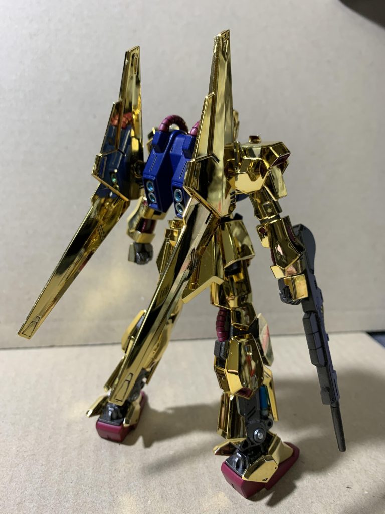 back shot背部のケーブルと靴裏の赤色はシャアレッドが同じ色ぽかったので使いました。最後までご覧いただきありがとうございました！Thank you for watching and reading!!