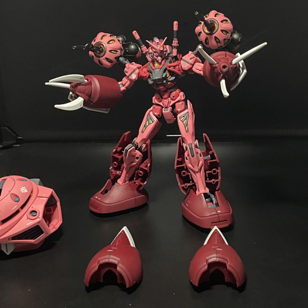 スネも無加工腕と同じくガンダムの脚サイズがズゴックのフレームと同じ程度の細さなのでそのまま前後から被せるだけ