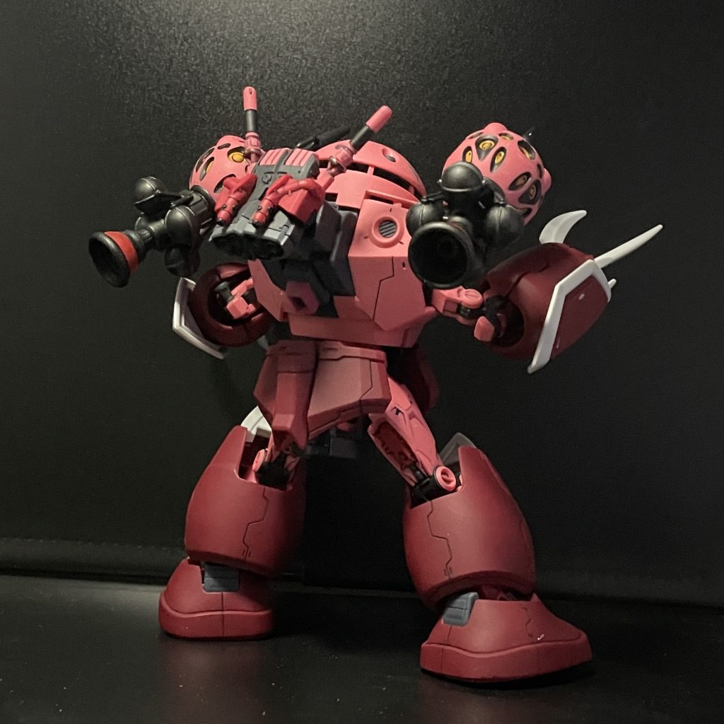 背中側はキャバリアーに付いてた?SEEDズゴック用の2穴変換パーツを経由してバックパックを設置