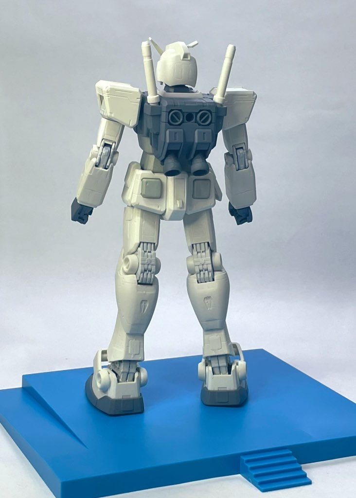 インビシブルホワイトを使用してあのぼんやりした白を表現してみました。