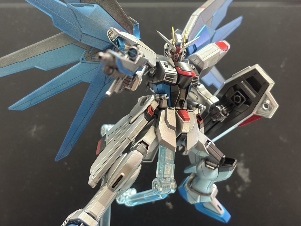 オープニングの立ち絵のイメージ。簡単そうなポージングそうでなかなかバシッと出来ない私のセンスに悔やまれる…。