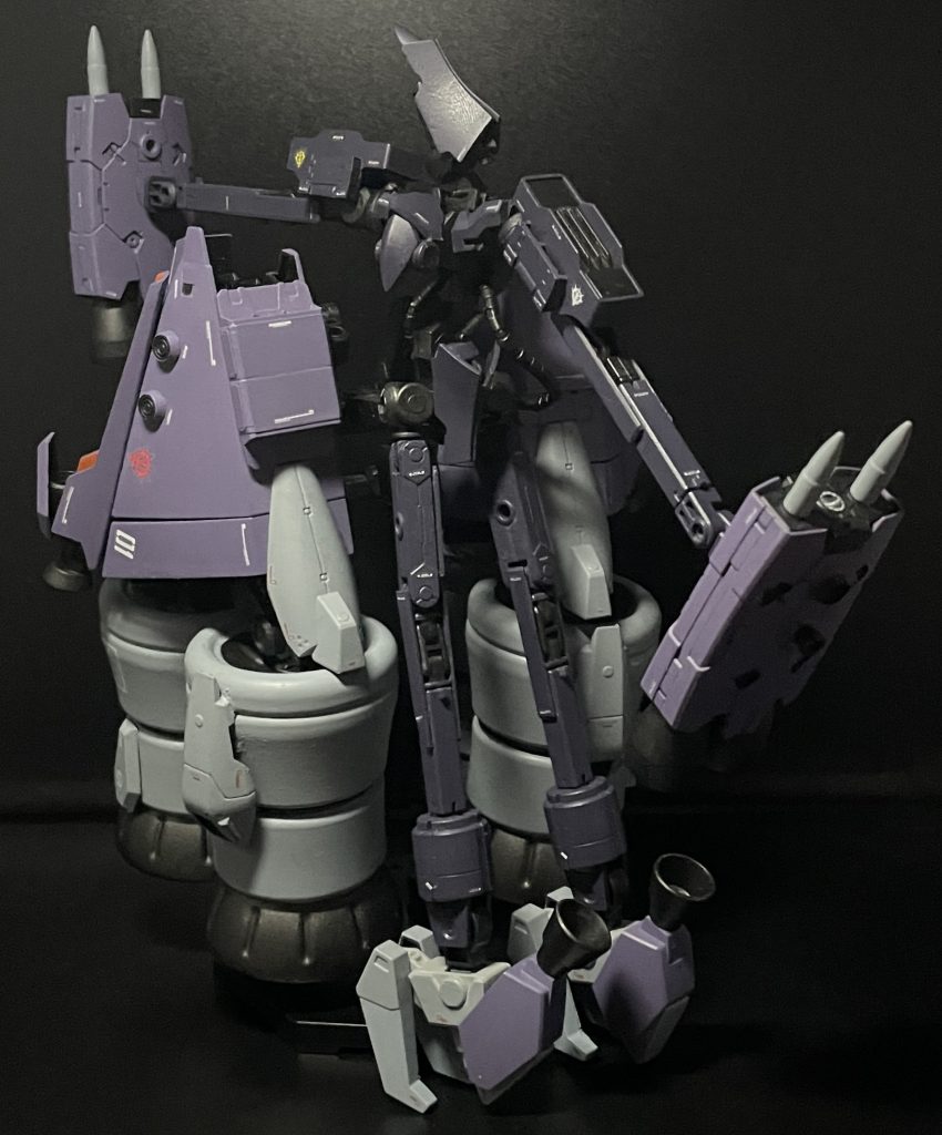 変形4前方軸側でバーニアを縦回転し、空いたスペースで上半身を水平回転