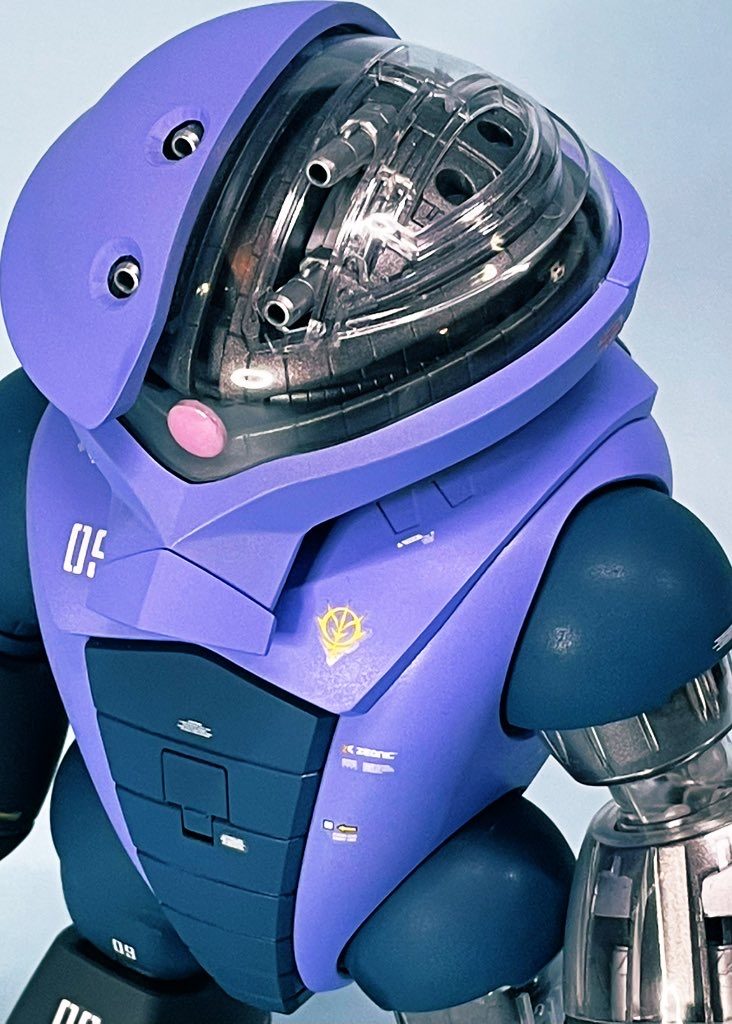 内部は焼鉄色を使用、クリアパーツをコンパウンドで磨いて透明度をあげてみました。