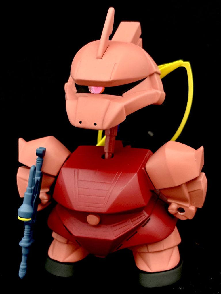 お腹のコクピットハッチを押すと、首がビヨーンと飛び出します。なんで！？