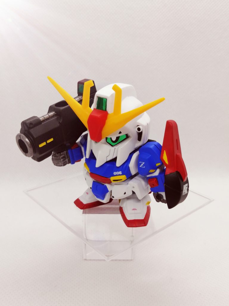 武者影Ｚ（ゼータマン）付属の武器。初期のコンセプトでもあったＢＢ弾の発射ができます。これって大きさ的にハイパーメガランチャーだと思ってたら、よく見てみるとビームライフルだったんですね。知らずに青で塗って、後で慌てて黒に塗り直しました。