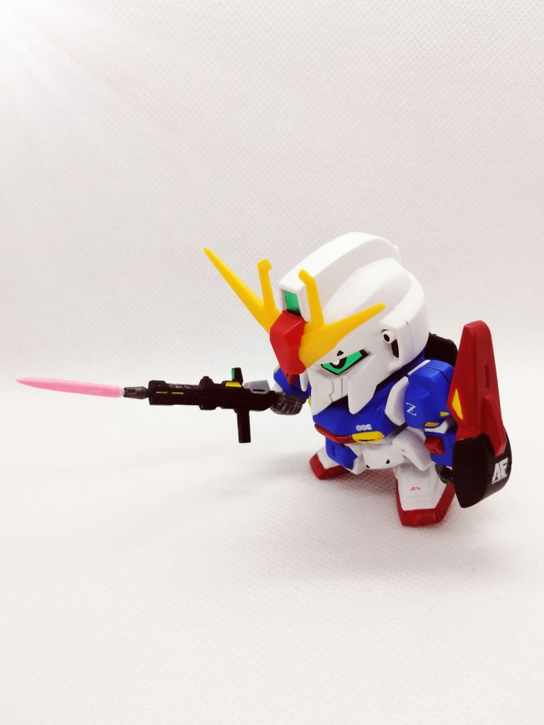 そして忘れてならないのが、ビームライフルを使ったロングビームサーベル。Ｚの代名詞ともいえる武装で、劇中でも幾度となく使用されていました。しかしこの使い方はカミーユのオリジナルでしょうか。ルーがこれを使っている印象はあまり無いなぁ。