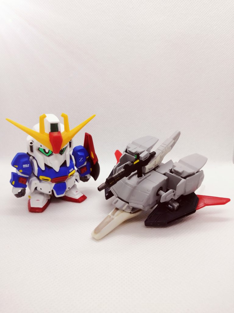 余ったパーツで何となく作ってみたウェイブライダー。こちらも現在鋭意制作中ですので、どうか気を長くしてお待ちください。