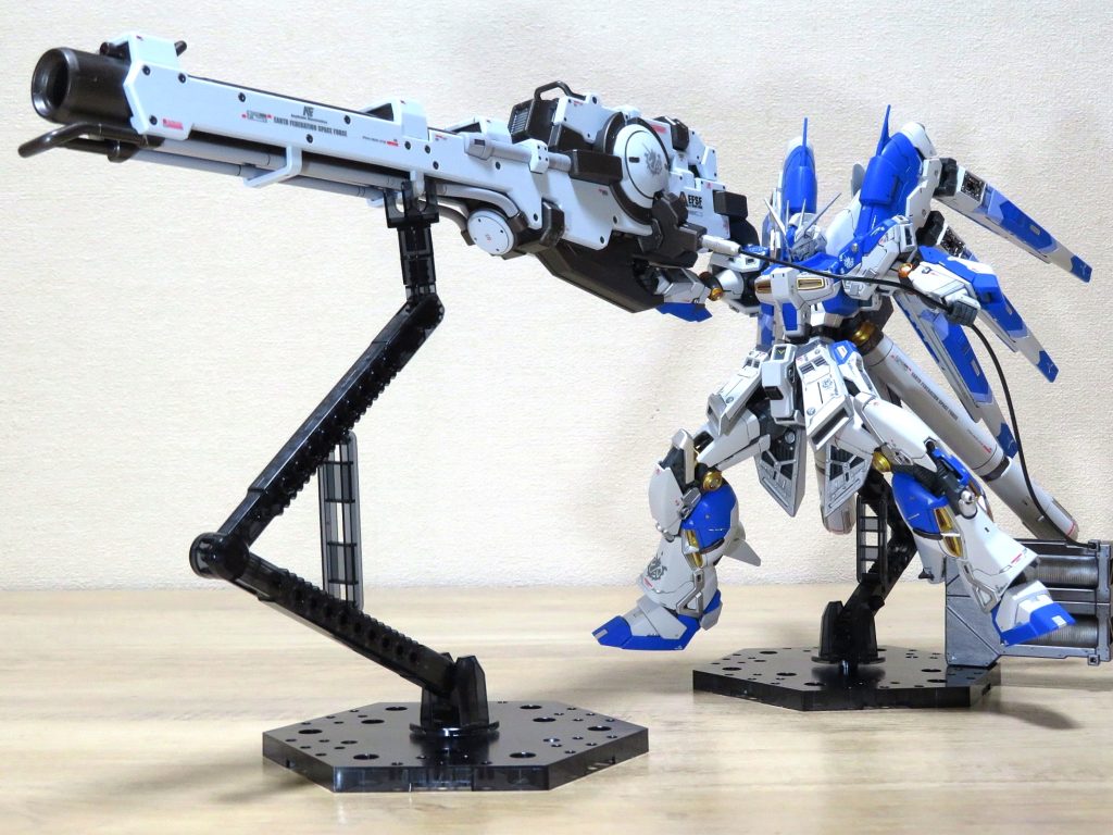 RG Hi-νガンダム+ハイパー・メガ・バズーカ・ランチャー