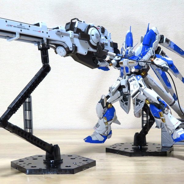 RG Hi-νガンダム+ハイパー・メガ・バズーカ・ランチャー