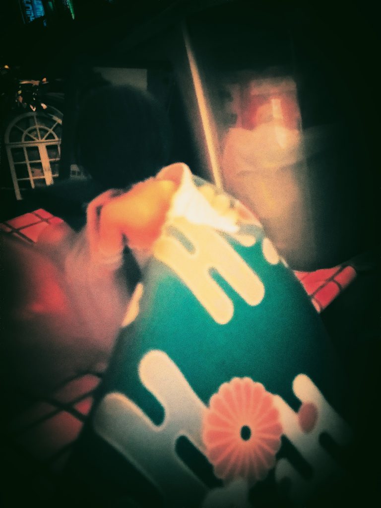 ブラン「 仇を討ちたいなら、　　　　俺の指示に従え！」　　　　「 指示があるまで、　　　　　発砲は許さない、それに、、」エイコ「ワタシの邪魔にならんように、　　　　　　後ろで観ていろ！！ 」ブラン「？！なにっ！貴様ぁっ！ 」脳裏を横切るバスクの声、更に前日