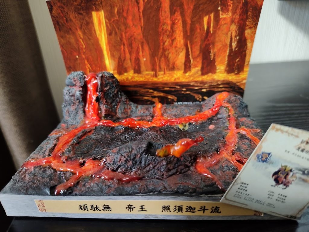 100均フォトフレーム　紙粘土　グルーガンなどで雑ですが台座も作ってあげました