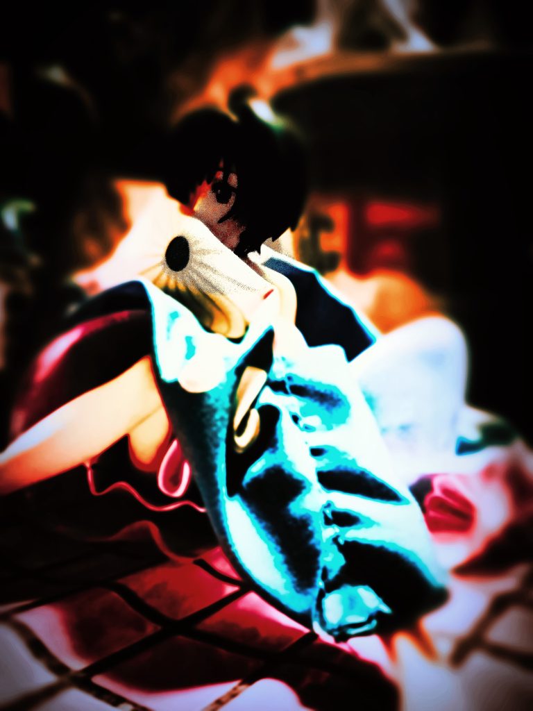 ブラン（ こいつも、被害者なのかもな）エイコ「 ！まだ、何かあるのか！」ブラン「 ちょっと前の俺なら、お前を　　　　　ぶん殴ってたんだがな」エイコ「何！？ 」ブラン「 時間だけは、守れよ」エイコ「 ？」ブラン「 取り敢えず、早く寝ろ」エイコ「 その言い方、父親にでもなったつもりか！？」ブラン「フッ、お前の父親にだけはなりたく無いな 」エイコ「 父は立派なお方だ！」ブラン「 そうか、お前にも好きな人がいるんだな、」　　　　「 安心したよ」エイコ「 ちっ！」ブラン「お前の後方支援をする、 」エイコ「 ？」