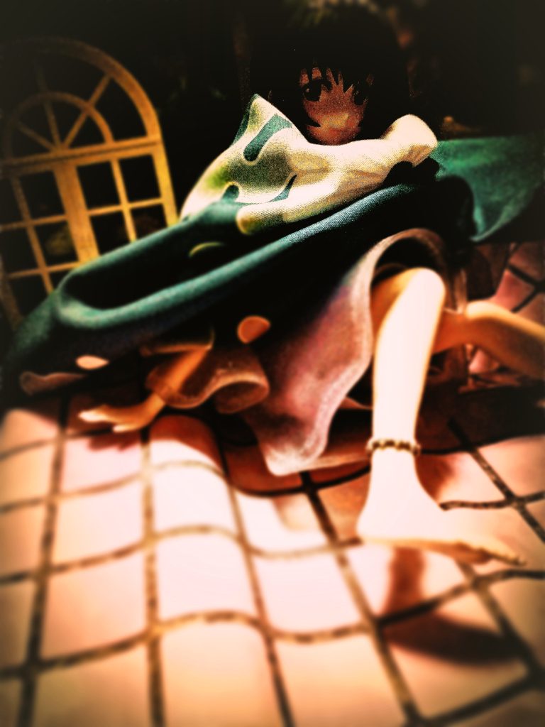 ブラン「邪魔をしなければ良いんだろ 」エイコ「 わかれば良い、余計な識別は面倒なだけだ」ブラン「 じゃあな」ガチャエイコ「 忠告しといてやる」ブラン「 ？」エイコ「 スパイに気を付けろ」ブラン「 ニュータイプの勘てヤツか？」エイコ「 人を信じるな」ブラン「 そうだな、お前とお前のオヤジさん意外は信用しないことにするよ」 