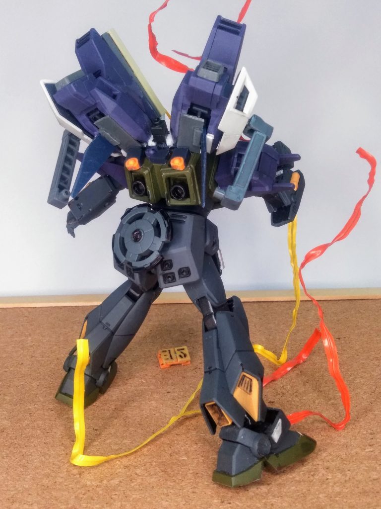 『RX-78 ガンダム NT-35th フッケバイン』🤔ﾄﾞﾝﾅｷﾀｲ？﻿ 『オーガスタ研究所』より譲渡されたニュータイプ適性が有るパイロット専用に開発された機体。額部が「35」の文字を形どったゴーグル(データ取得用のデバイス)に覆われいたが主動力源『Broken Heart エンジン』を起動させた事で不要となり撤去。『NT-系列の新型機』でありながら、各部に装着されていた｢パッチアーマー｣及び｢ADテープ｣も同じ理由で取り除かれている。今ここに、全ての軛から解き放たれる❗謎に包まれた機体が、本来の能力を発揮する時が来たのだッ‼️