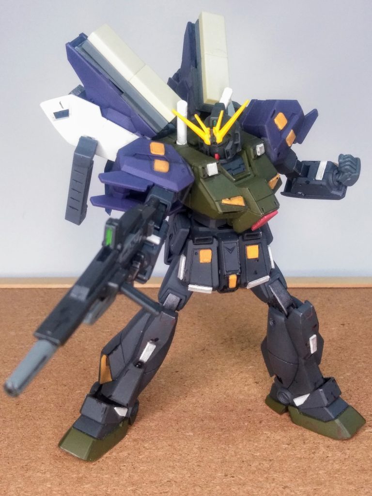 『RX-78 ガンダム NT-35th フッケバイン』の専属パイロットである『アズジャナ・イッス 少尉』とは❓ 🧐ﾄﾞﾝﾅﾑｽﾒ? 脳内設定・・・桃色の瞳と青緑色のツインテールが特徴的な経歴不明な16歳？だが、外見と共に何かと子供扱いされがち。身長は中学生位で、コクピット内でも体格的にかなり無理をして操縦しているように見える。普段は子ども扱いされることを嫌っているが、時折『ガンダム タイプ』を「かっこいい💕」と思ったり、蛇🐍や蜥蜴🦎を気持ち悪がったりと年相応な面も見せる一面も。どうやら、猫好きのようでもある・・・な、女性戦士 コンナ感じで『強化人間❓』それとも『ニュータイプ❓』と、イマイチ判然としない『アズジャナちゃん』😏稀有な戦闘能力を持つが所以に『ガンダム NT- 35th フッケバイン』を任されました 😌💨 果たして彼女の活躍は如何ほどか 😖💦 『ヒュッケバイン30th』は『フォトン・ライフル』と、いうビーム属性のライフルを使いますならばコチラは『ガンダムMk-Ⅱ』のモノを装備です 😃