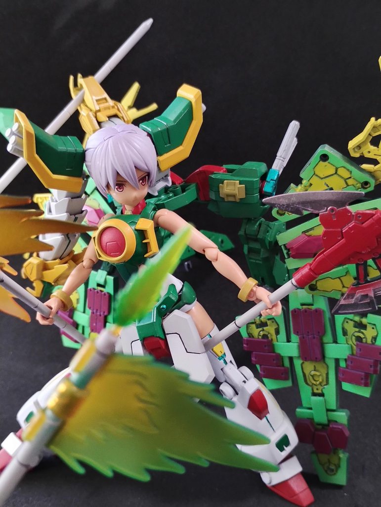 必殺形態「宝貝ユニット:モード真・流星胡蝶剣」。真・流星胡蝶剣って、作中では「命と引き換えに使う技」って言われてる割にそのあと何回か使ってるし、他のマンガも含めてちょっとずつ設定に違いがある(解釈のされ方が違う?)技ですね…。今回はドラゴンボールに登場する界王拳のような、「リミッター解除された宝貝ユニットによって、本体の出力を大幅にアップさせる技・状態」と解釈しました。臨界状態の宝貝ユニットからエネルギーが無尽蔵に供給され、MS少女=翠花の突きや蹴りの1つ1つを必殺技クラスに強化させる…というイメージです。