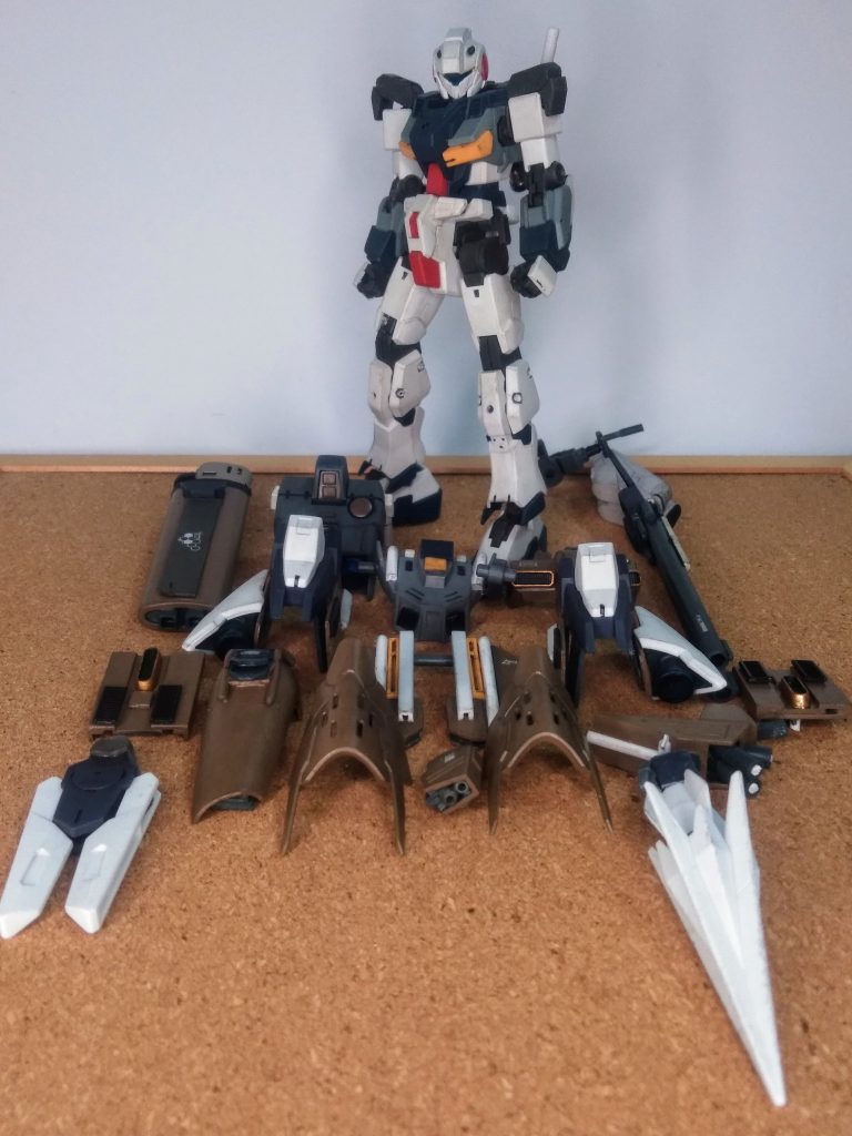 『RX-81 ジーライン』の専属パイロットである『シュヤ・クカナ 中尉』とは❓ 🧐ドンナ ヒト?脳内設定・・・『元ダディズ プリーチ中隊の隊員』であり『隊長であったアルカード・ハロウィン 大尉https://gumpla.jp/hg/2337820』を慕う、努力家の好青年。性格はお調子者ではあるモノのムードメーカーとして仲間達を盛り上げる。紆余曲折を経て『カラバ』へ参加後も『エゥーゴ』に籍を置いている『アルカード大尉』と轡を並べて戦場に立てる時を、心待ちにしている・・・戦士 と、コンナ感じで「「「主人公かな❓」」」な『シュヤ中尉』😊『カラバ』を代表する戦士の一人として、特殊な機体である『ジーライン』を任されました 😌💨 果たして彼の活躍は如何ほどか 😖💦