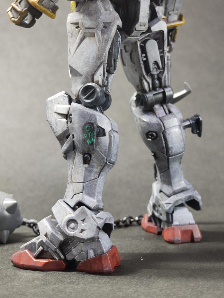 何故か恒例にしている後ろからの足元で終わります。最後のセイラさんとランバラルのシーンで泣きそうになったおじさんでした。いつも見てくださって有難うございます。コメントしてくれる方、更に有難うございます。