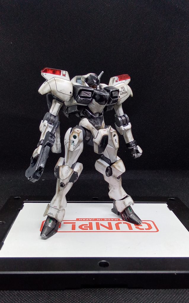 肩パーツがないと寂しいので　似合いそうなデザインのものを装着