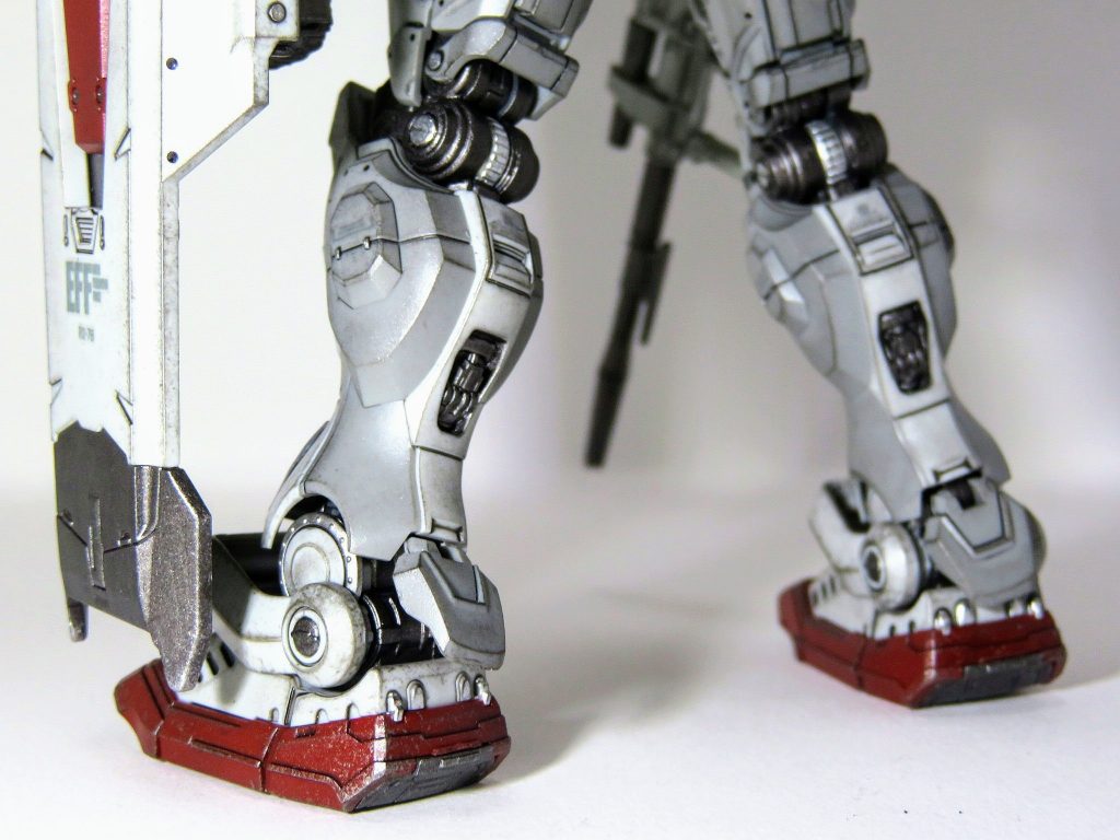 内部フレームや関節なども塗装したので、重厚感が出ているかなと思います。