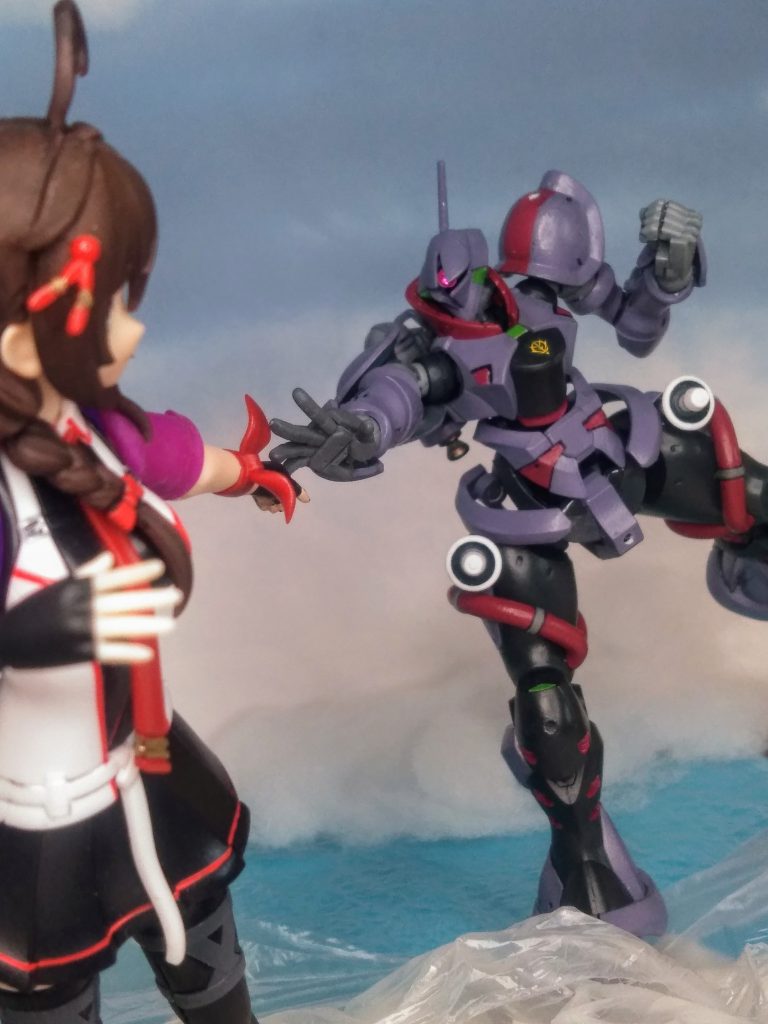 暑い日が続きますネ☀️😵💦この様な状況ですから海🏖️で遊ぶ事もアルかと思います。なので海で遊ぶ際の注意点など 如何でしょう😆👍➰ 『Ufufufufu💖 捕まえてごらんなさいナァ🎶🎶🎶』な人(演:シグレカイサン)『HAhahahaッ⤴️こいつゥゥ🎵🎵🎵』な人(演:GYAN) 海で遊ぶ際の注意点天候と潮:海に行く前に天気予報を確認し、特に台風の接近時や高波、高潮の可能性がある場合は海水浴を避けるべきです。また、潮の満ち引きによって足場が変わるため、事前に調べておく必要があります。遊泳禁止区域:遊泳禁止区域では絶対に泳がないようにしましょう。離岸流:離岸流に流された場合は、慌てずに岸と平行に泳ぎ、流れから抜け出してから岸に向かって泳ぎましょう。飲酒:飲酒後の遊泳は絶対に避けましょう。体調管理:体調が悪い場合は海に入らないようにしましょう。子供:子供から目を離さず、常に監視しましょう。危険生物:クラゲやウニ、ハオコゼ、ゴンズイ、ウツボ、ミノカサゴ、エイ、ヒョウモンダコなど、危険な生物に注意しましょう。高波・高潮:高波や高潮が発生している場合は、海に近づかないようにしましょう。深みや海底:深みや海底の変化に注意し、足のつかない場所では無理に泳がないようにしましょう。盗難・車上荒らし:貴重品は自己管理し、車上荒らしにも注意しましょうその他: ライフジャケットを着用しましょう。特に子供には必ず着用させましょう。監視員やライフセーバーがいる海水浴場を選びましょう。自分の泳力を過信せず、無理な行動は控えましょう。海での事故が起きた場合の対処法を事前に確認しておきましょう。仲間と一緒に行動し、周囲に助けを求められるようにしましょう。砂浜が削られている場所付近では泳がないようにしましょう。突堤や構造物の近くでは泳がないようにしましょう。 これらの注意点を守り、安全に海を楽しんでください。