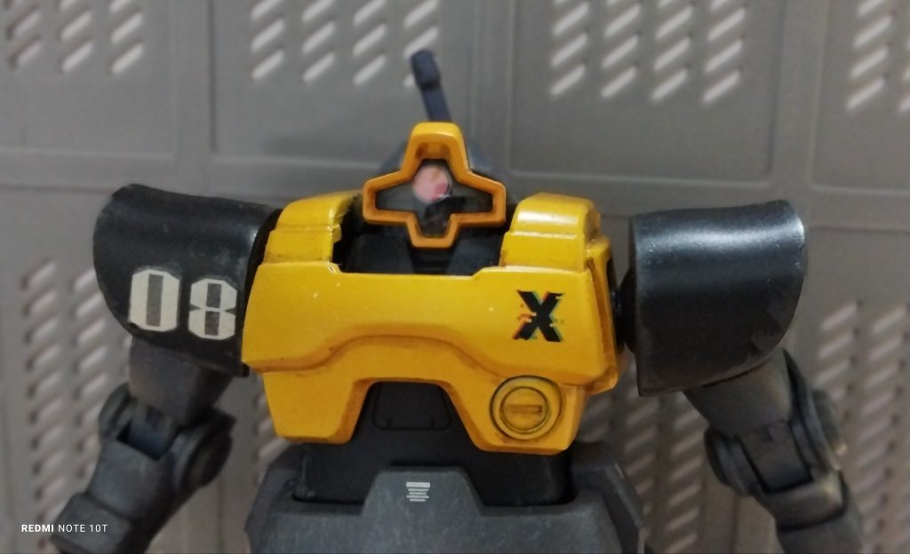 デカール貼りの際に左胸に「X」をはったら厨二病っぽくなってしまいました