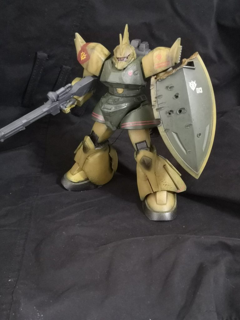 非点灯時はこんな感じです。リアルカラーのゲルググに見えれば幸いです。