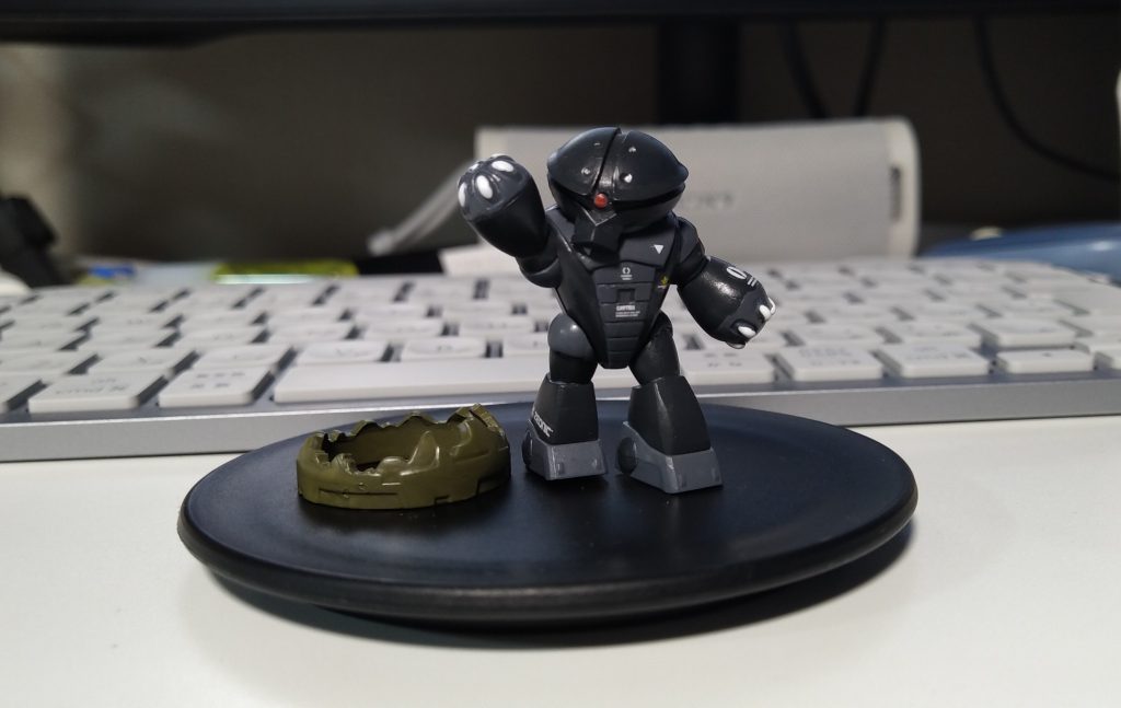 ちっちゃいけど楽しく塗れました、アッガイは可愛くてカッコいい