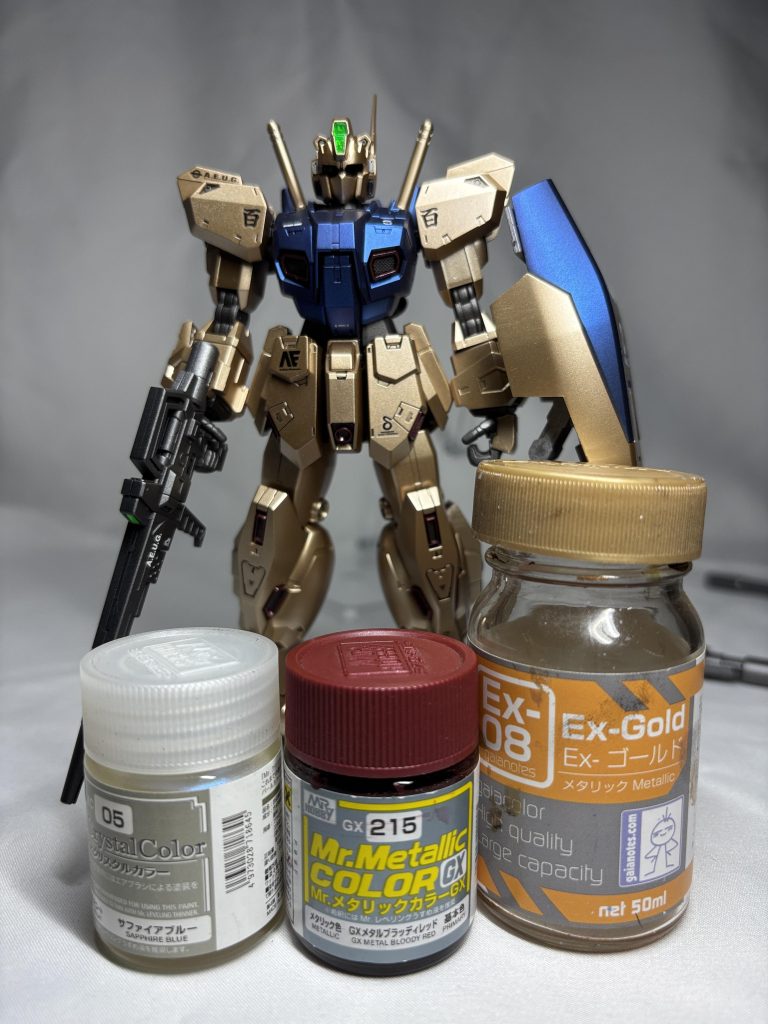 外装:(金)黒サフ→EXゴールド、(青)黒サフ→サファイアブルー、(赤)黒サフ→メタルブラッティレッドフレーム:黒サフ+ガンメタサフ、武器:ガンメタサフ