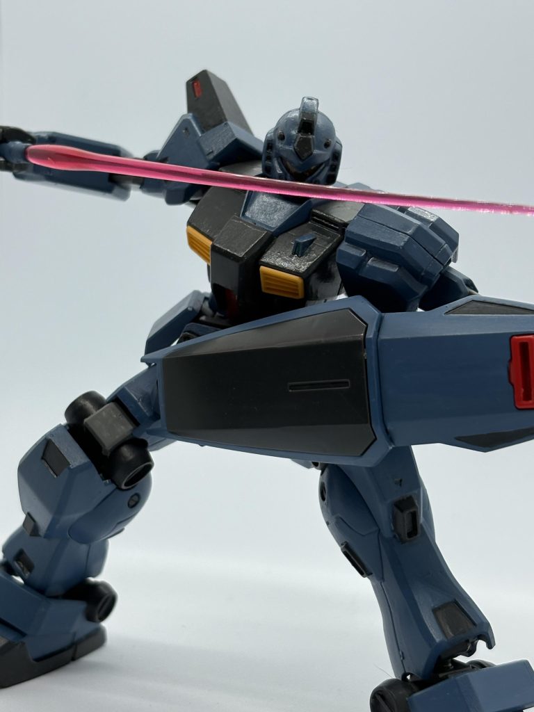 全体的にはまとまってカッコよく仕上げられましたが、合わせ目消しが上手くできず、パーツが所々落ちてしまったりするため課題点