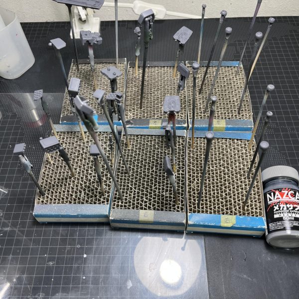 今作ってる作品の進捗その1。前作・前々作と同じカラーリングの3体目ですー（2枚目）