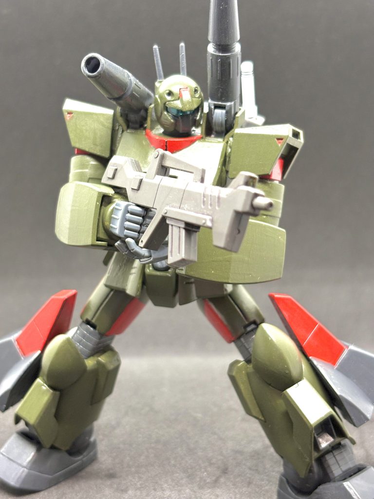 フルアーマ化では、主にビーム兵器にある程度耐えられる装甲が追加され、機動力を上げるためにブースターを取り付けられている